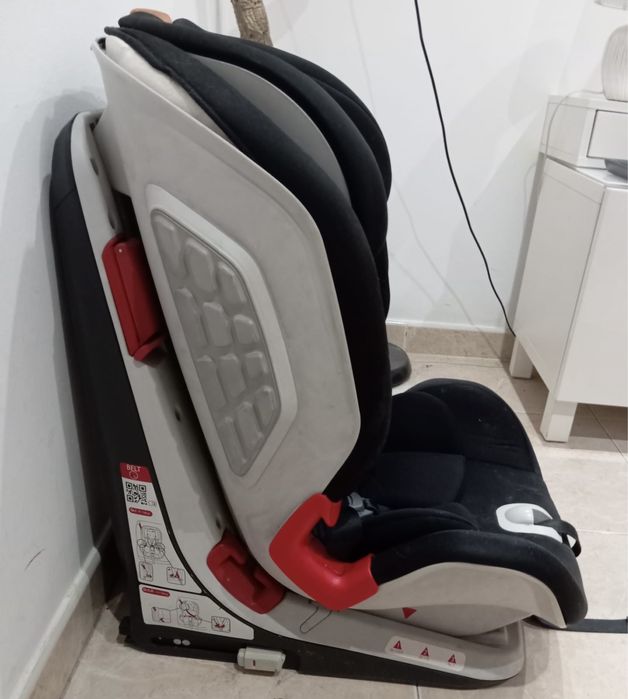 Cadeirinha com isofix da Chicco com caixa original