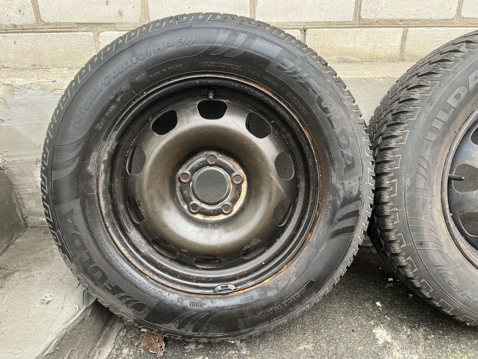 Гума зимова 215/65/16