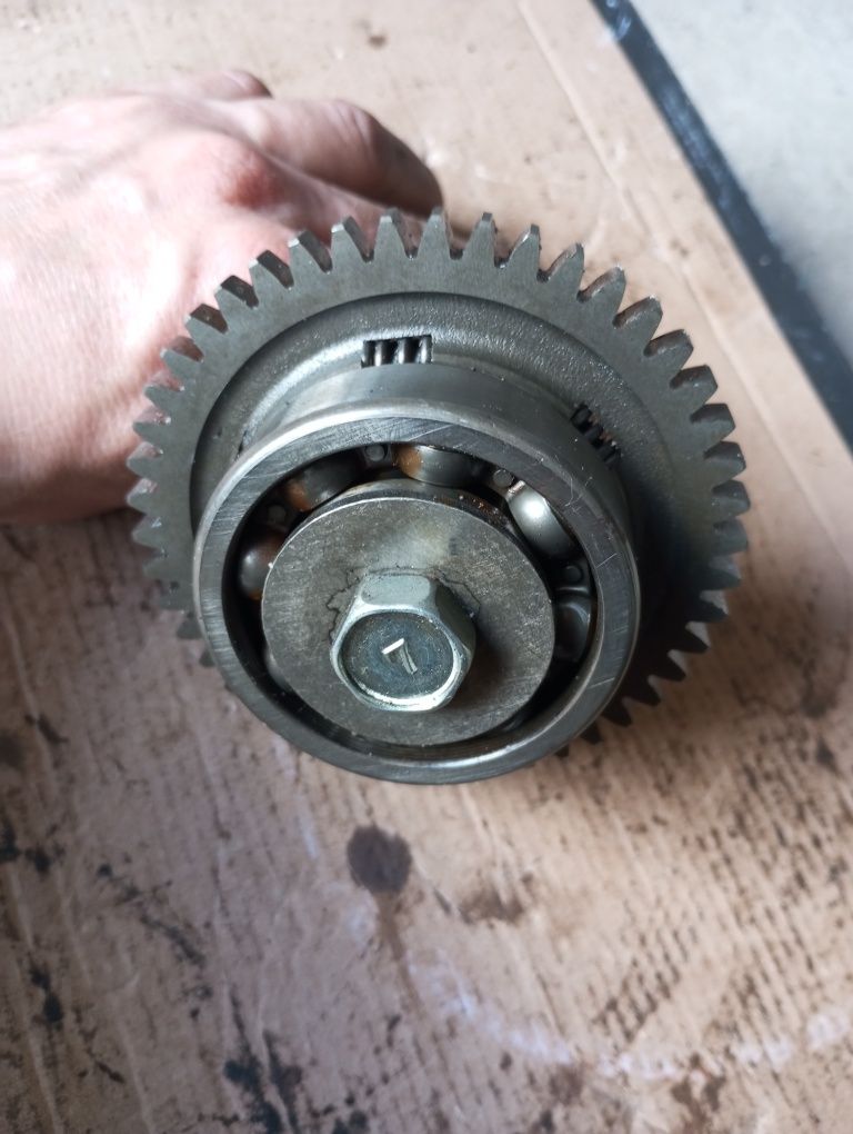 Balans balansator wału silnika wałek balansujący Suzuki GN 250 GZ 251