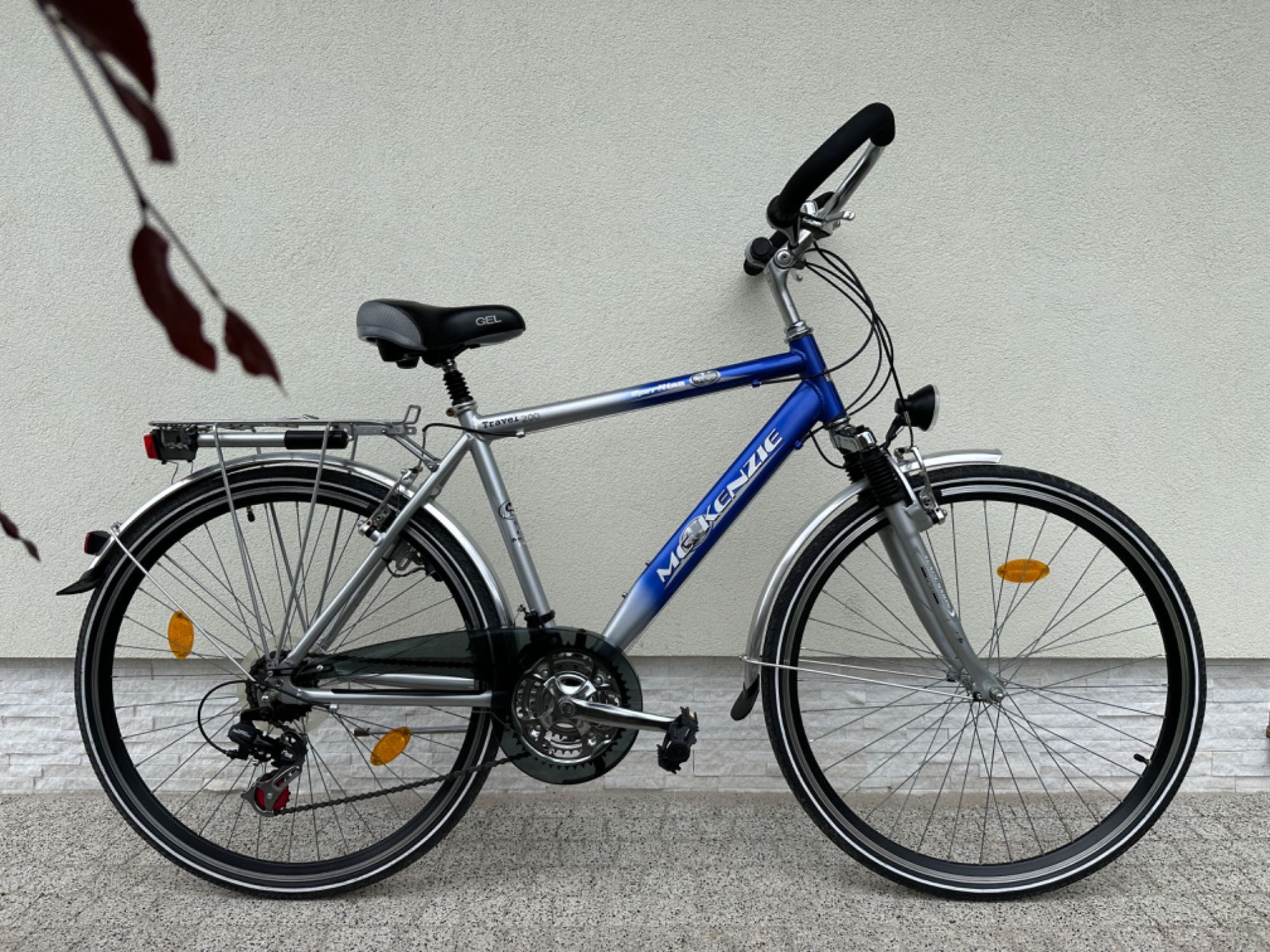 Rower MC KENZIE - Trekking, koła 28, aluminiowy, 2x amortyzacja