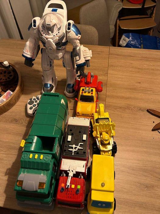 Zestaw różnych zabawek dla dzieci