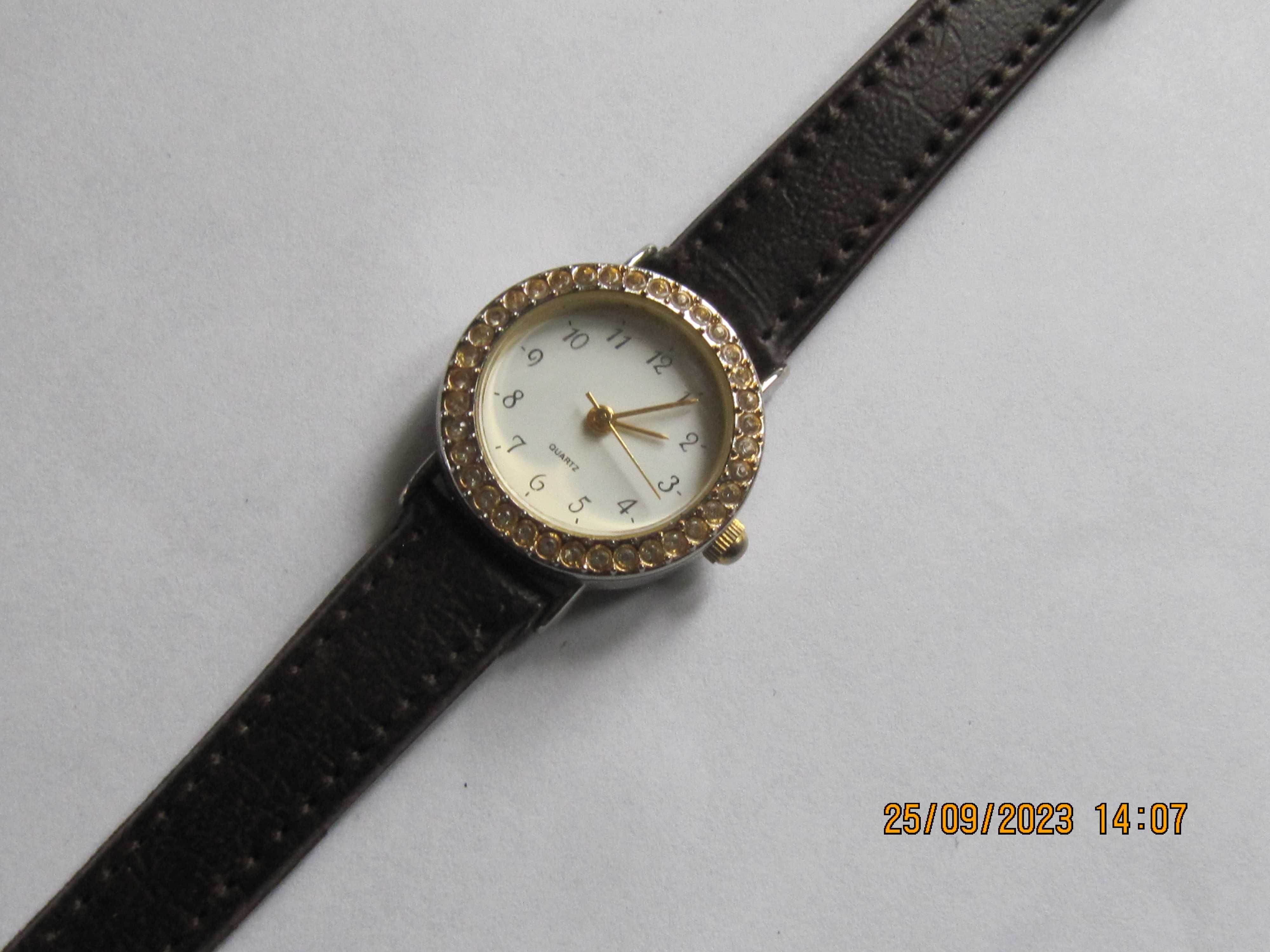 Damart szwajcarski zegarek damski