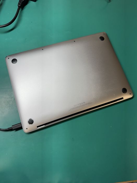 Macbook Pro 2017 | 13 | 8GB RAM | 128GB SSD