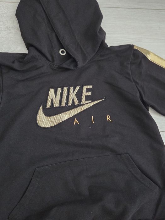 Dres czarny ze złotą aplikacja Nike r.164