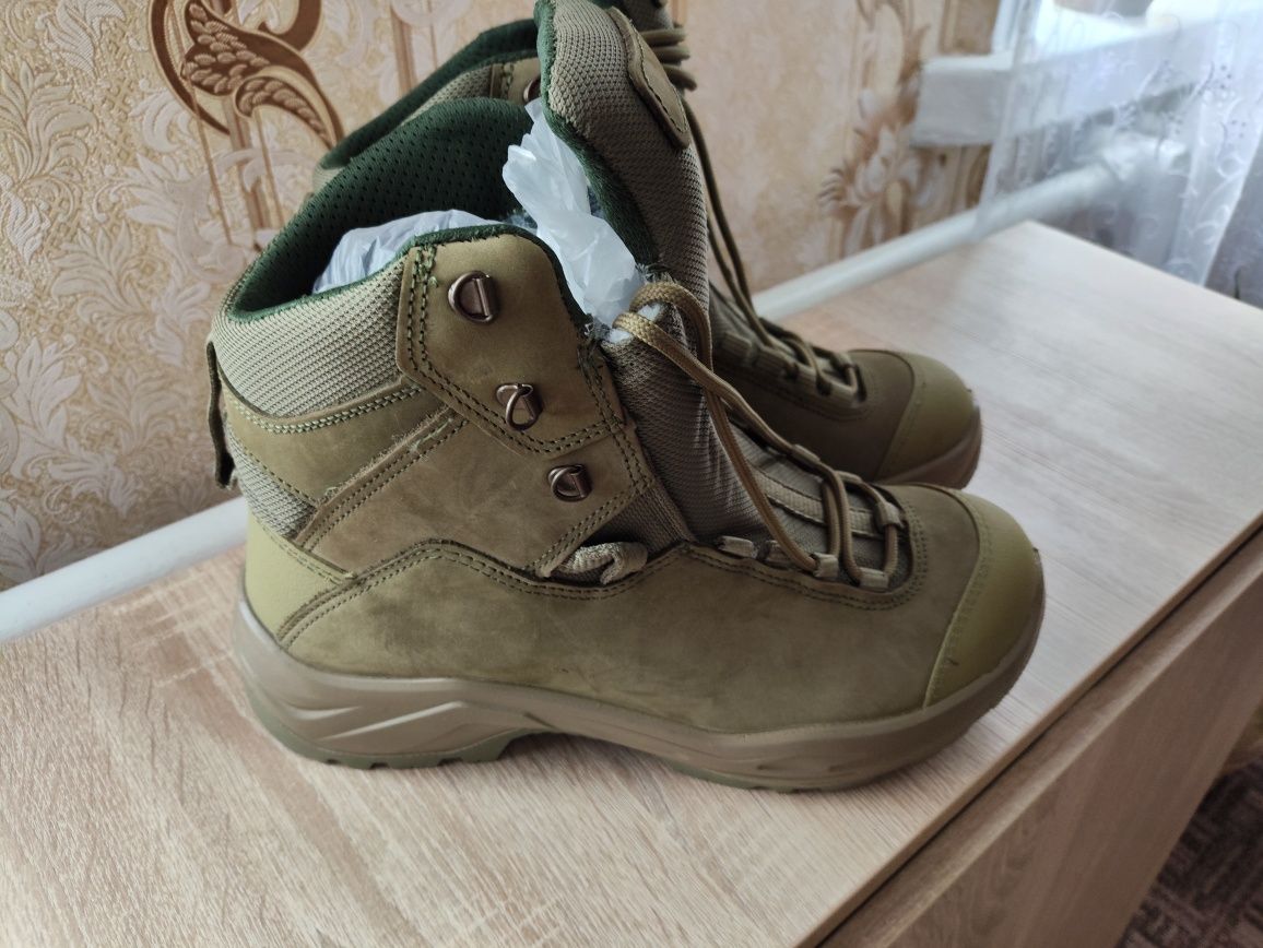 Продам берци зимові р43