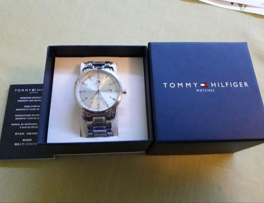 Zegarek Tommy Hilfiger.