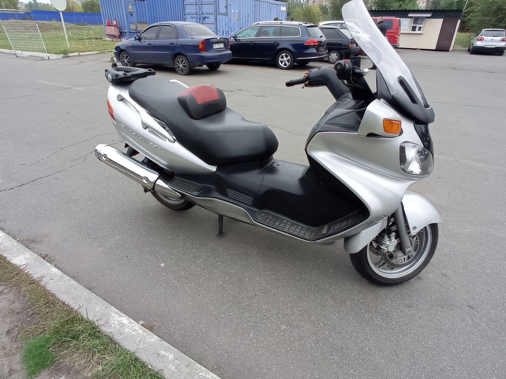 4.5с.до100км/ч Максі скутер Suzuki BURGMAN 650 skywave 650 кофр Givi