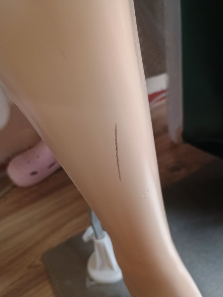 Manekin damski pełnopostaciowy