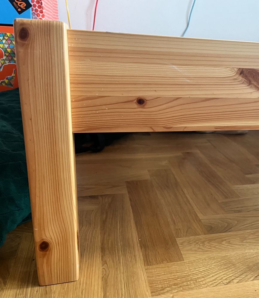 Łóżko sosnowe MUJI - pojedyncze