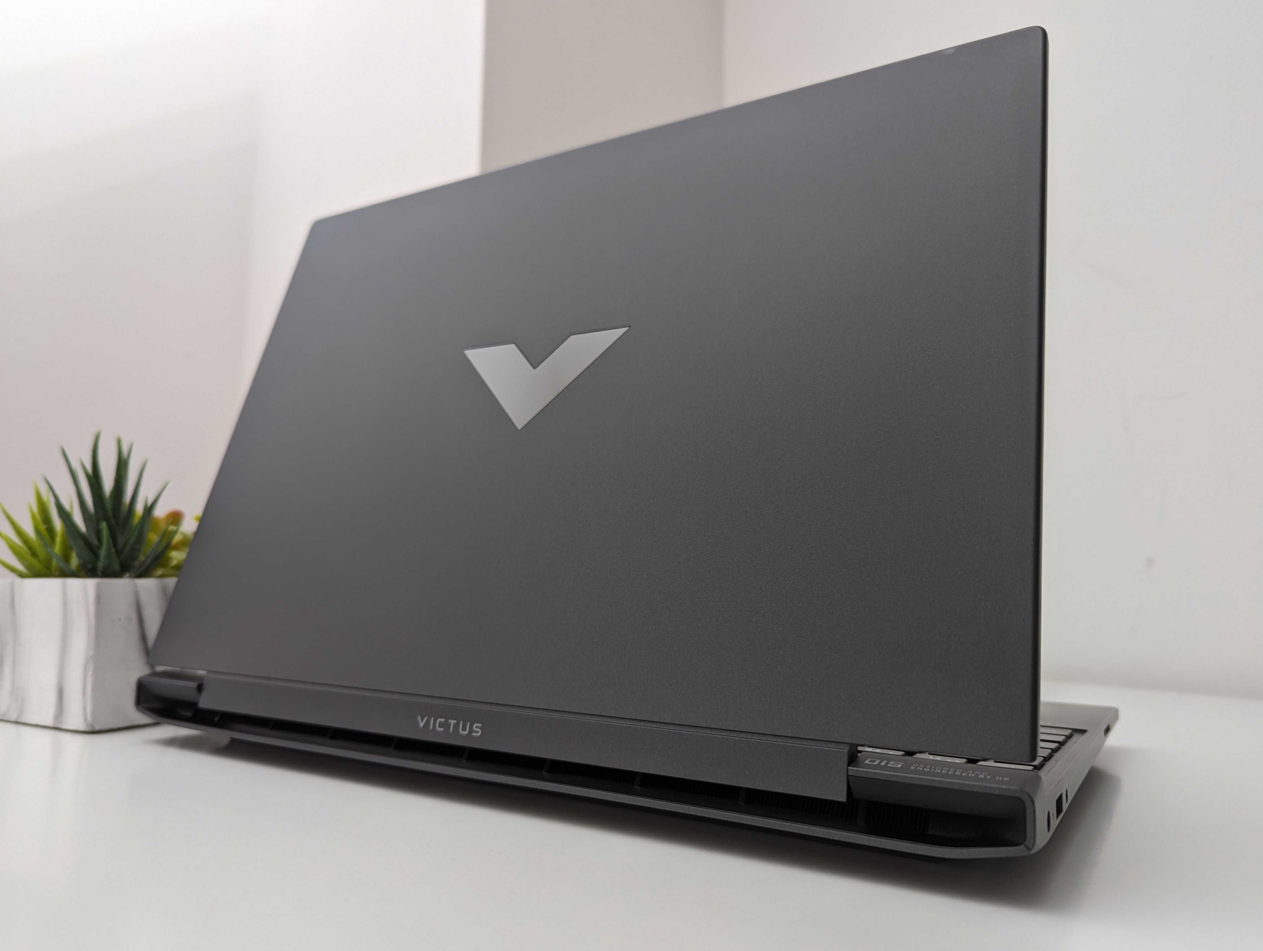 LAPTOP GAMINGOWY HP Victus RTX 4050 Intel i5-12450H 144 hz