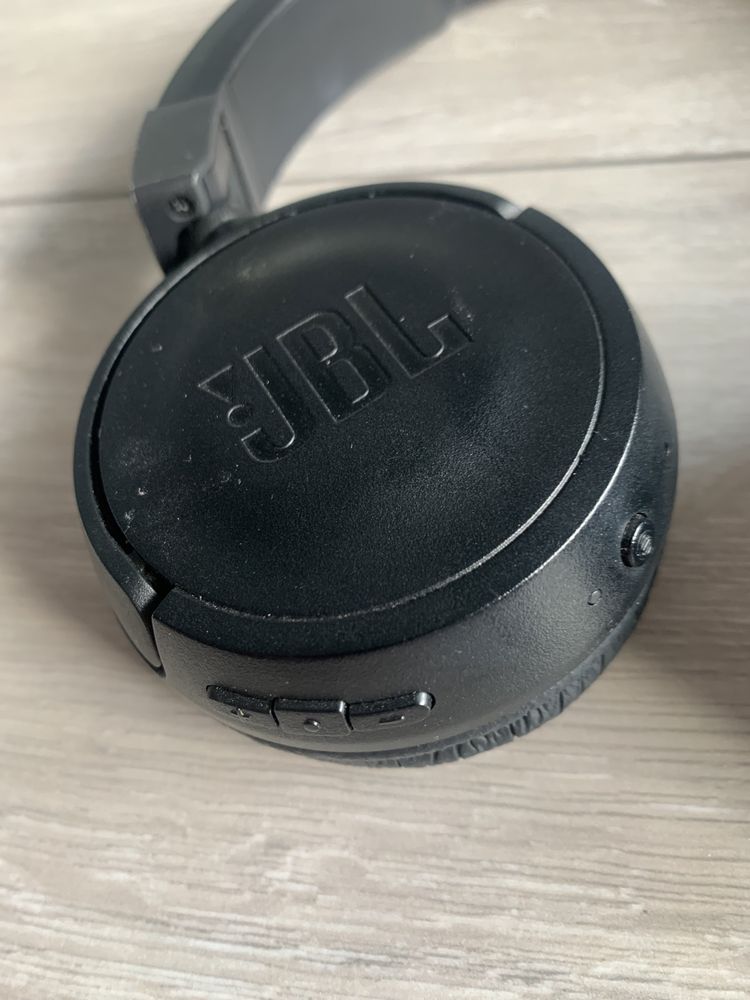 Słuchawki JBL 570BT bezprzewodowe