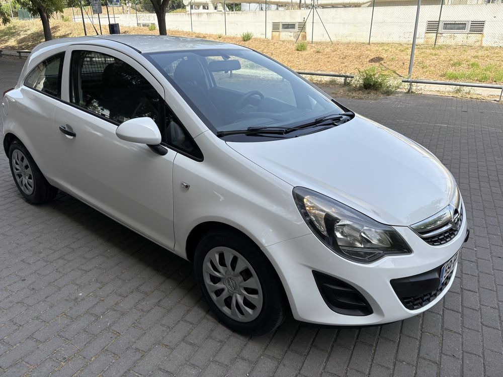 Opel corsa 1.3 Van Ano 2014 Excelente estado 170 mil kms