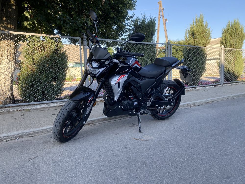 Продам мотоцикл Lifan sr220