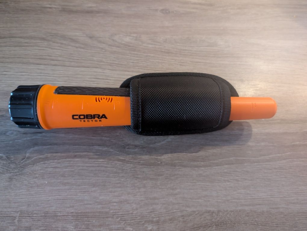 Ręczny wykrywacz metali Cobra Tector