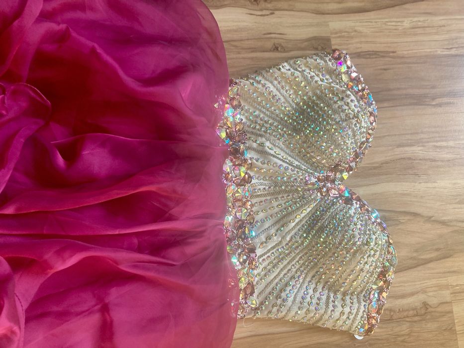 Sukienka zdobiona cudo