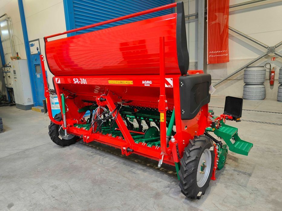 Siewnik Rzędowy Nabudowany AGRO-MASZ SR251 SR250 SR300 NOWY MODEL 2025