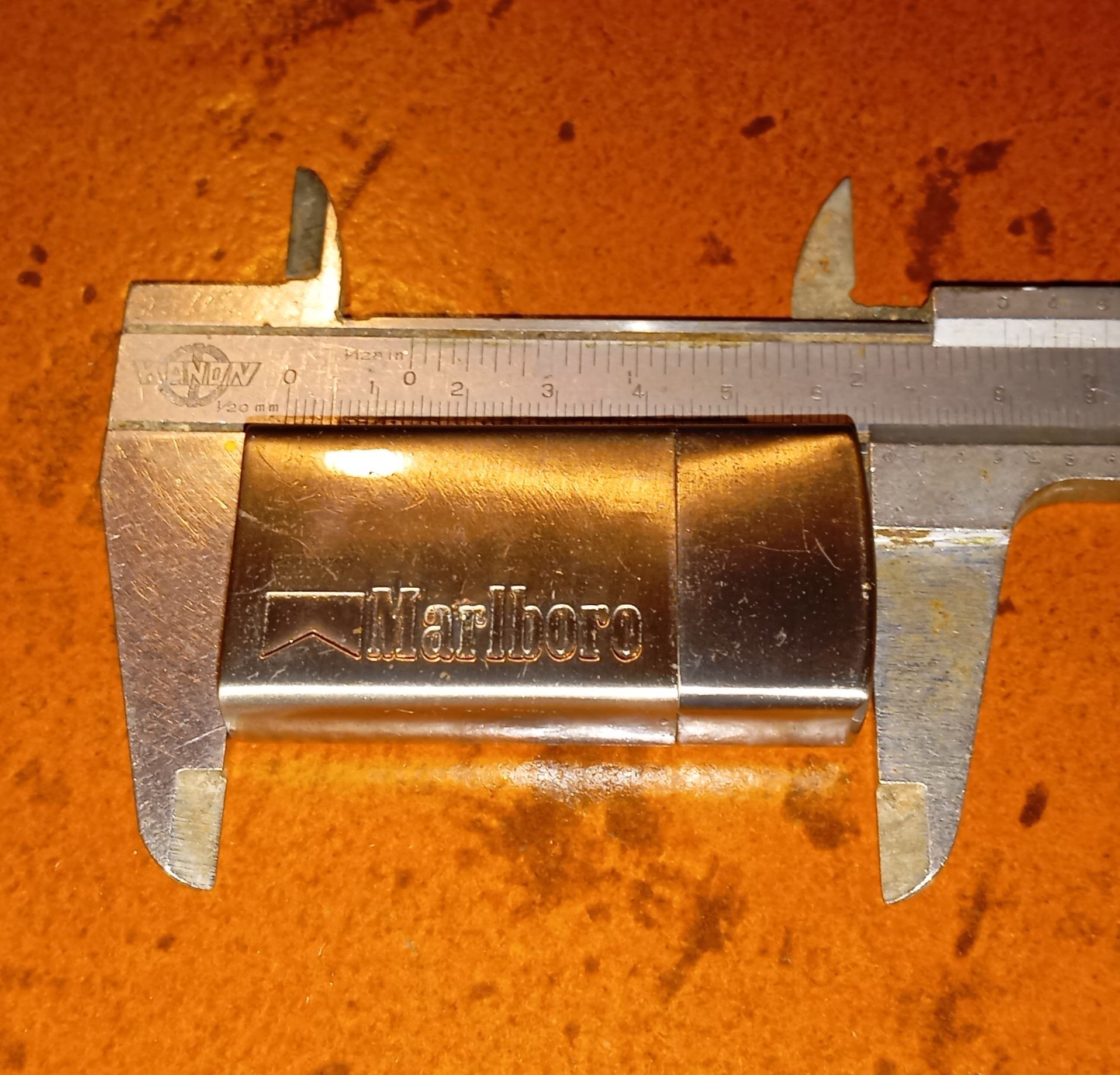 Cinzeiro Marlboro