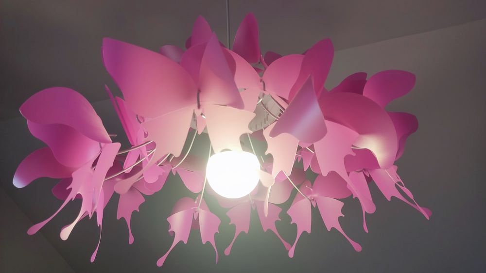 Lampa różowa motyle dziewczynka