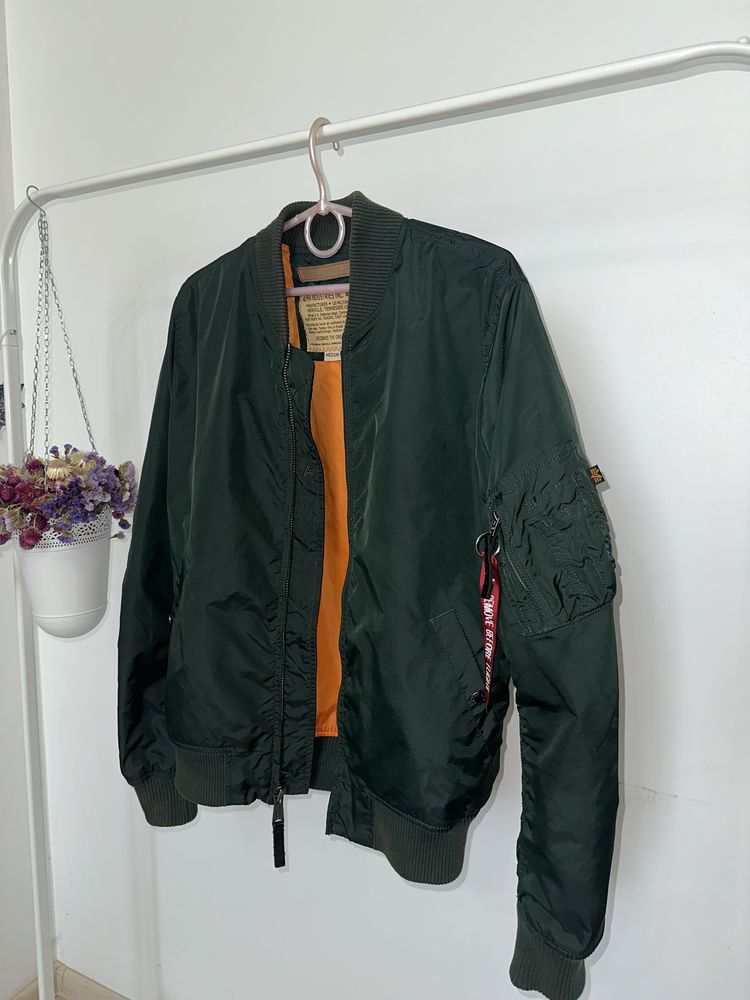 Нейлоновий бомбер Alpha Industries nylon green оригинал с лентой