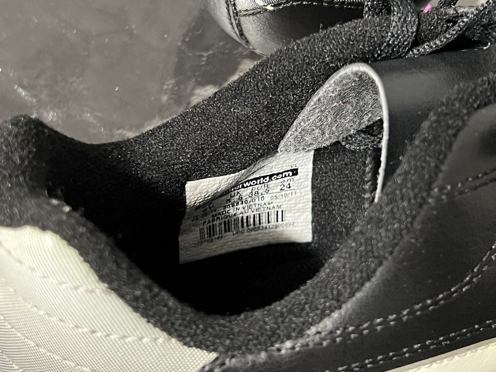 Оригінальні шкіряні футбольні бутси Nike