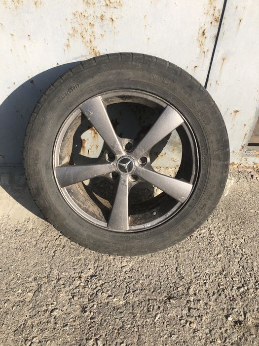 Продам диски литые на 17 с резиной