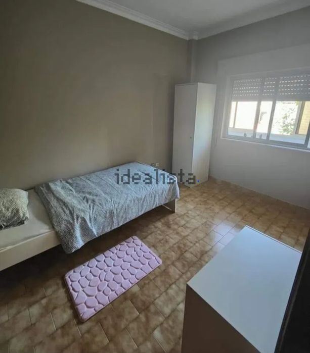 Arrendo  quarto de solteiro