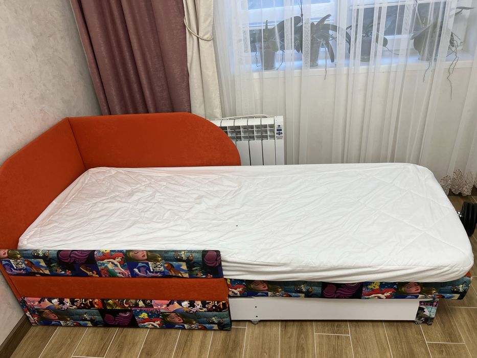 Дитяче розкладне ліжко та матрац