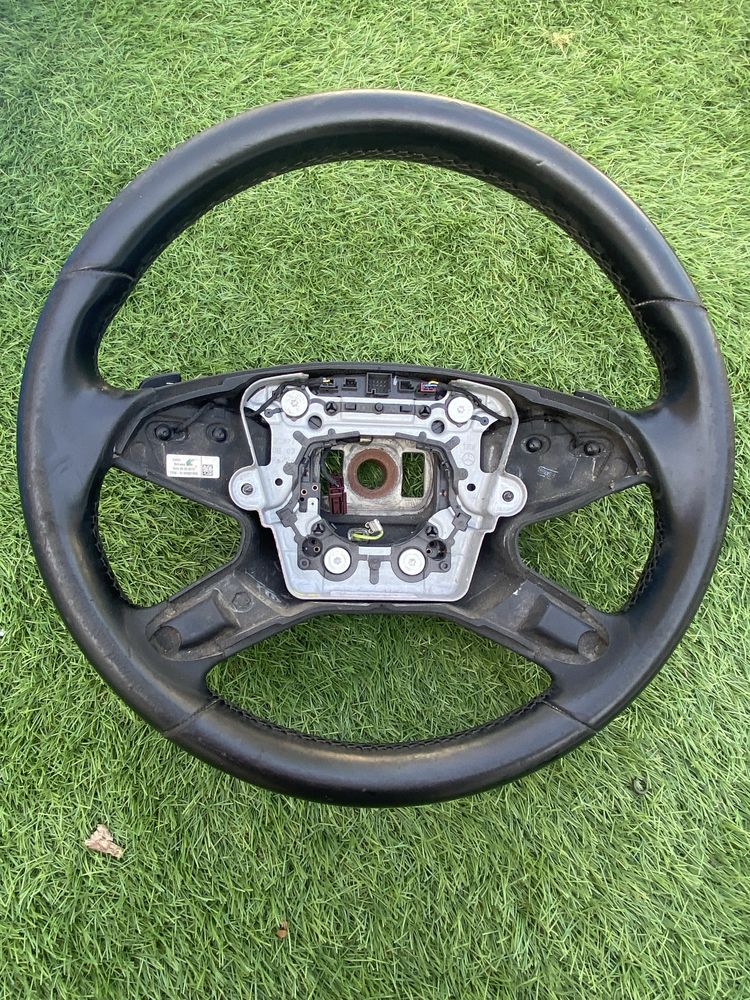 Volante mercedes w212 com patilhas de mudancas. Compativel outros mod