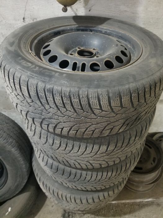 R16 Комплект зимової гуми з дисками на opel astra j