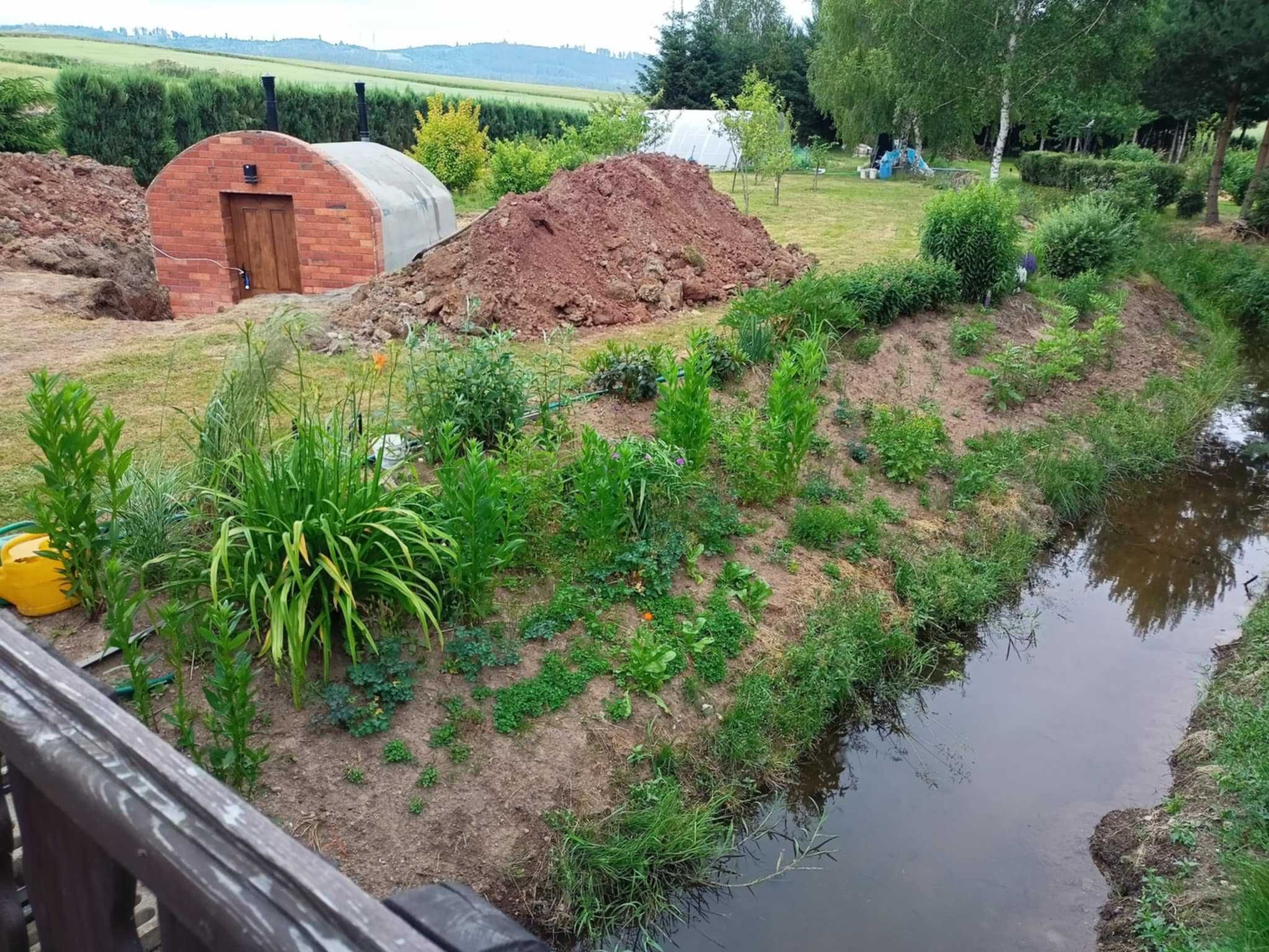 schron , piwniczka betonowa , ziemianka , piwnica , sauna ogrodowa