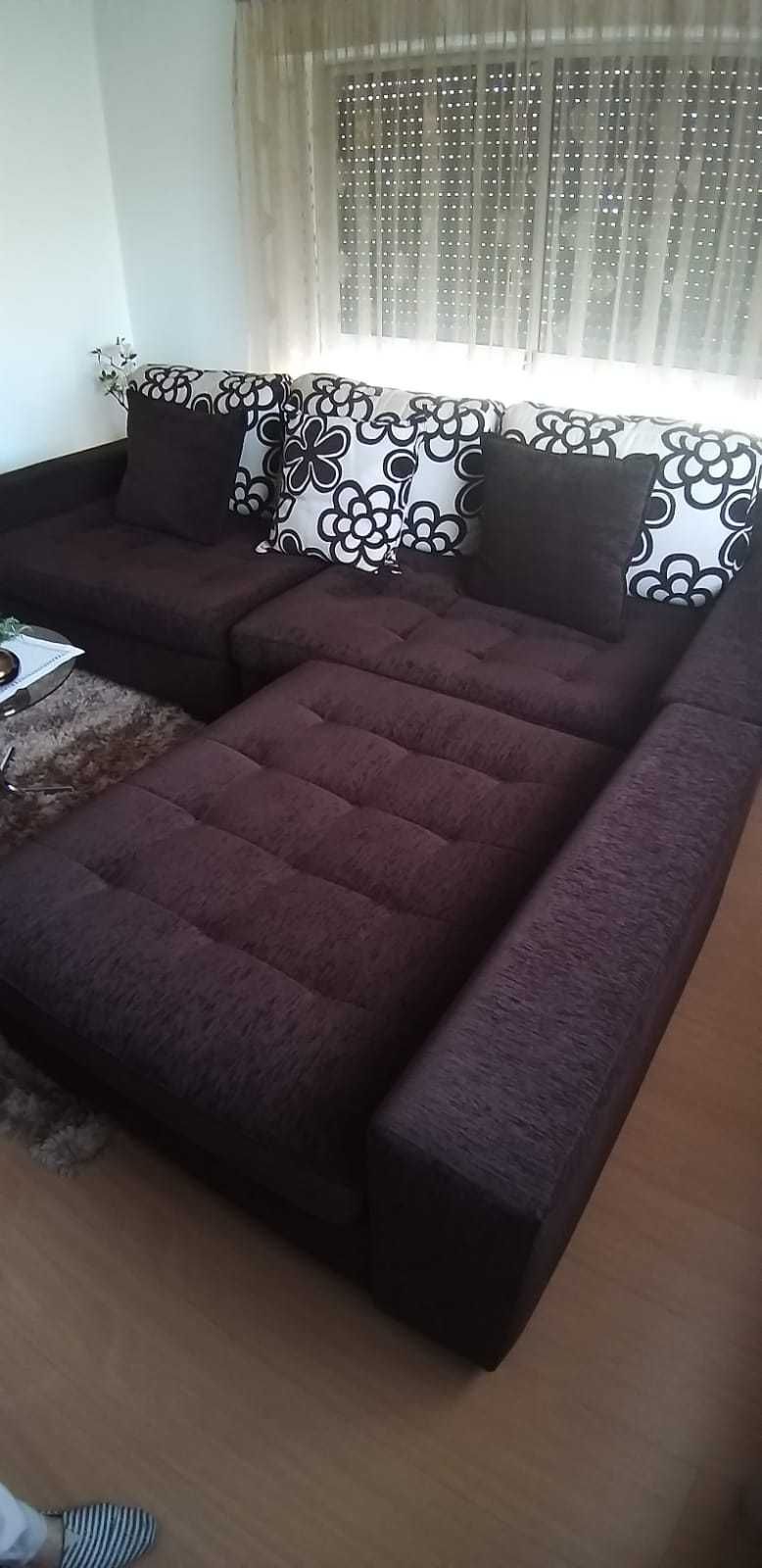 Sofá com Chaise Longue