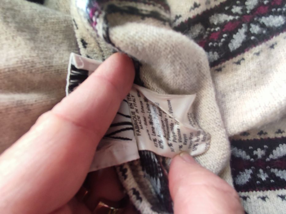 Cachecol com pompons italiano