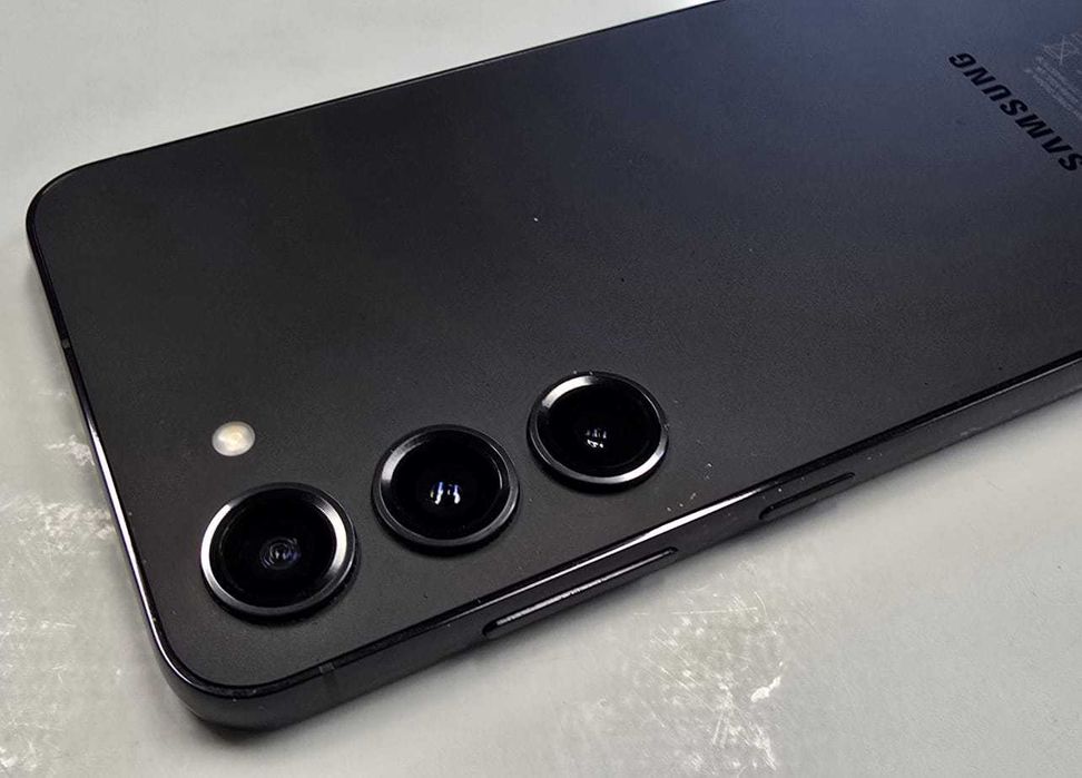 Telefon Smartfon Samsung S23 8GB / 128GB Gwarancja Toruń Prezent