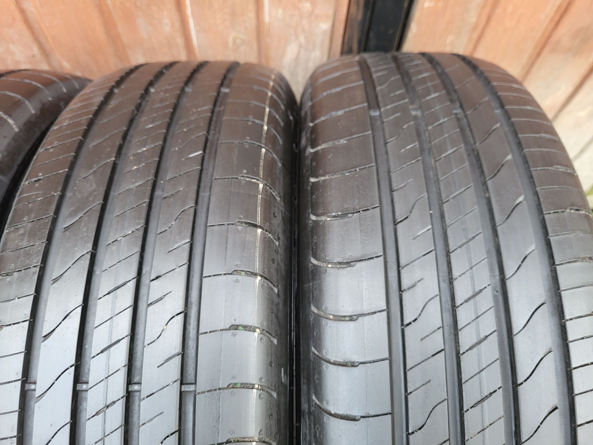 215/60 R17 96H Goodyear Efficientgrip SUV