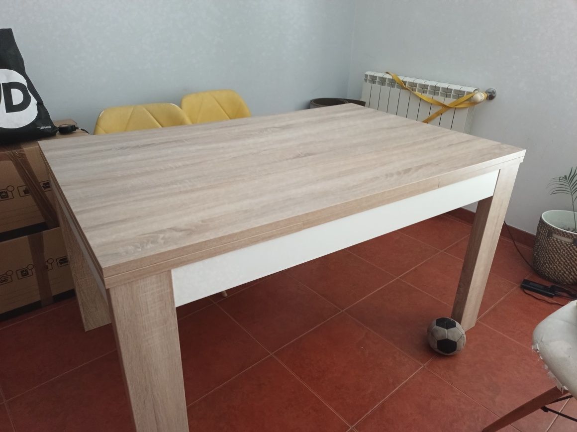 Mesa de jantar extensível