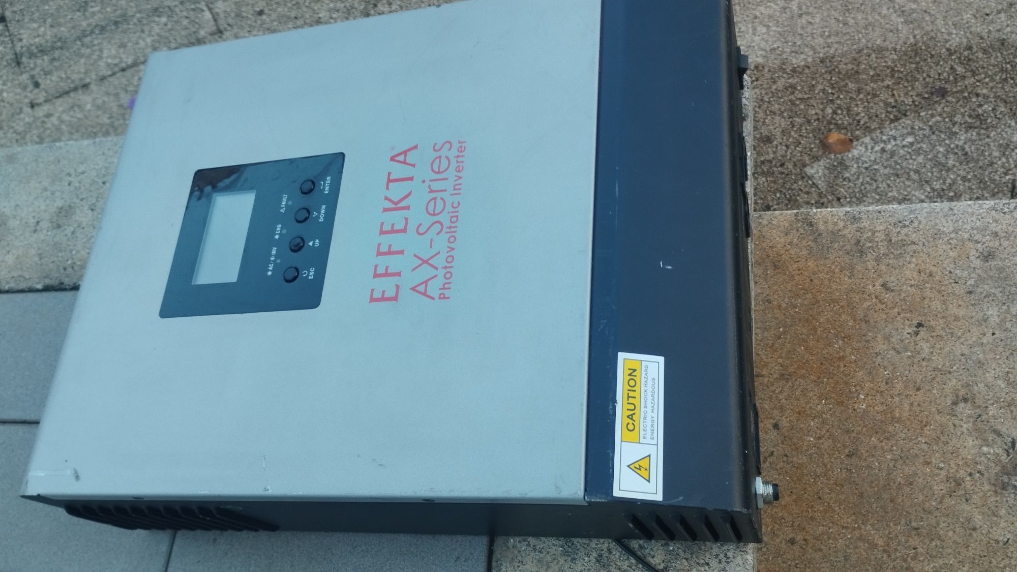 Inversor e carregador 230v AC / 27v DC