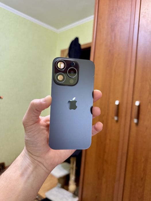 Задняя крышка Iphone 15 Pro Original снята с донора