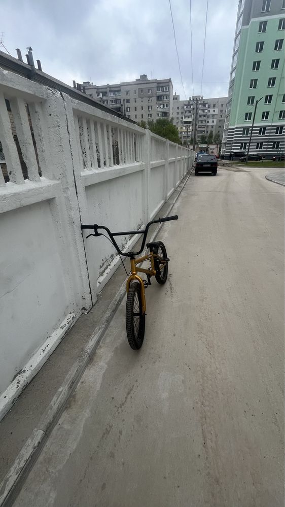 BMX-5 золотым цветом