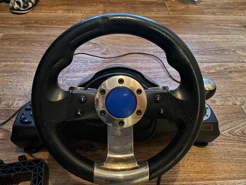 Продам игровой руль