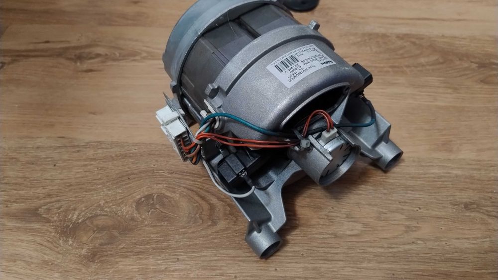 Silnik pralki Indesit NIDEC WU126U50100