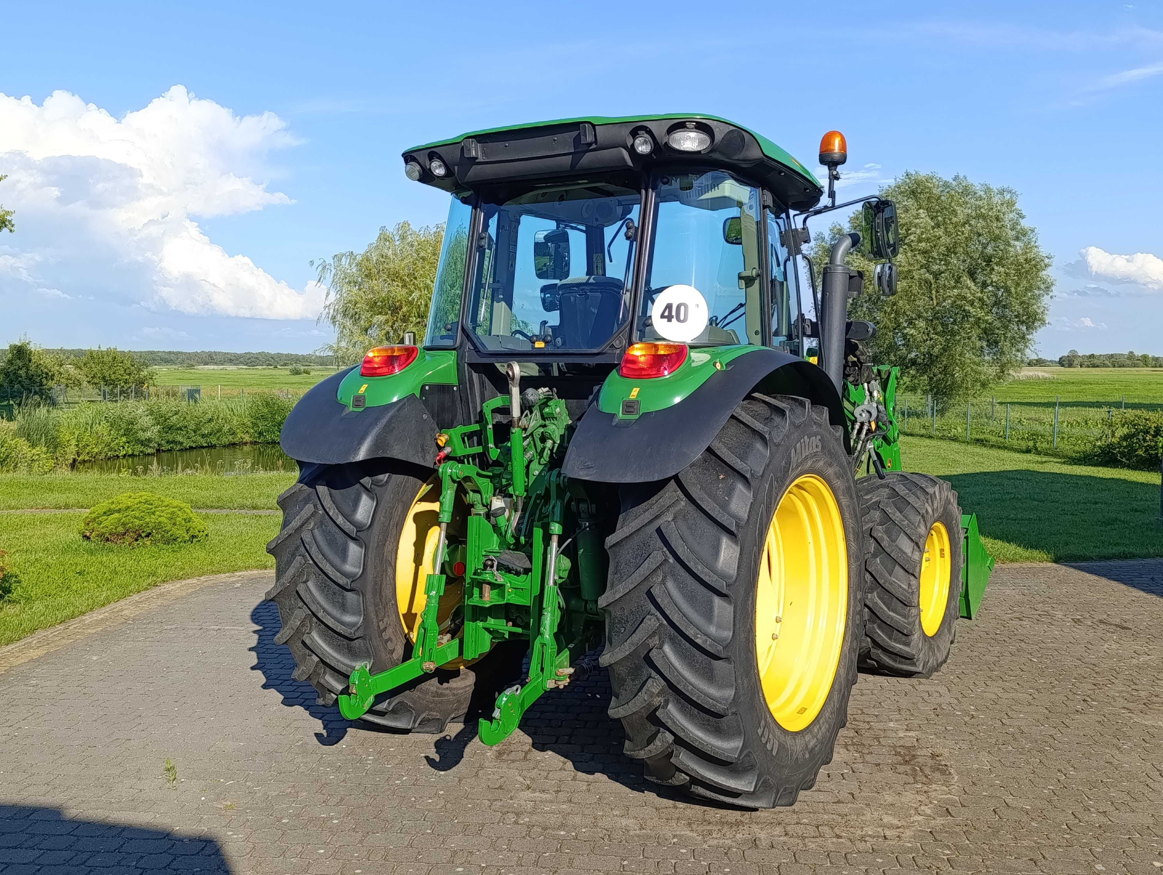 John Deere 5100 R