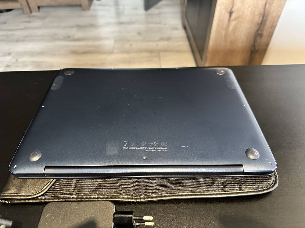 Laptop asus zenbook UX430UN, i7-8550U, 16GB, 256GB ssd evo, win10