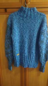 Женский зимний свитер ручная работа