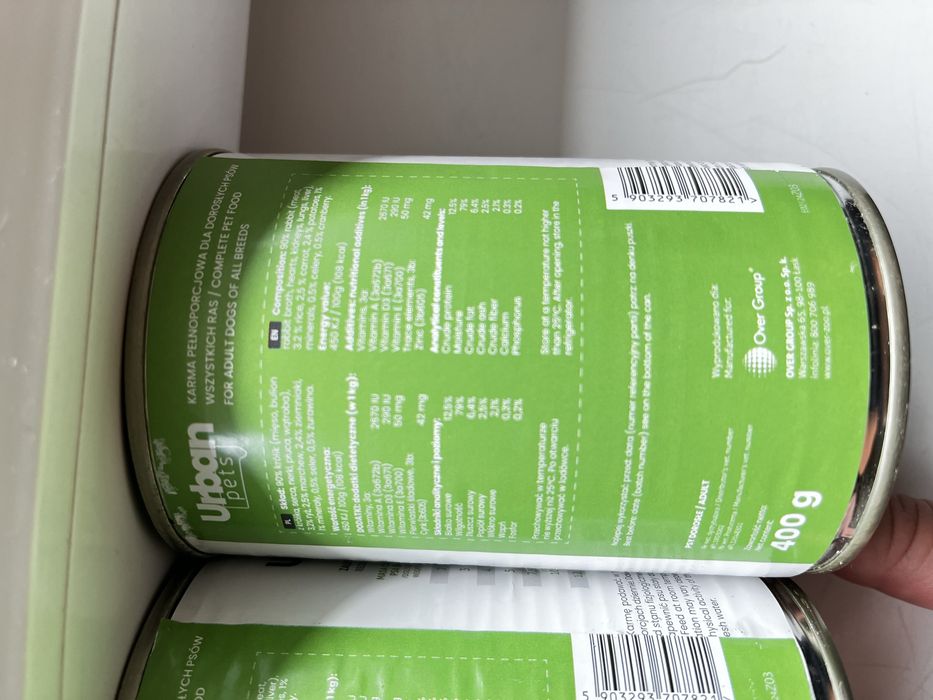 Karma dla piesków w puszce