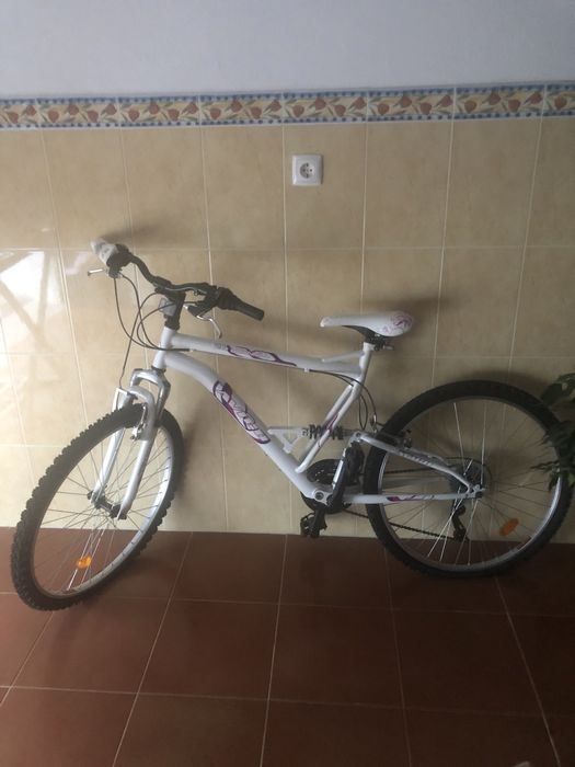 Bicicleta Avigo Downhill