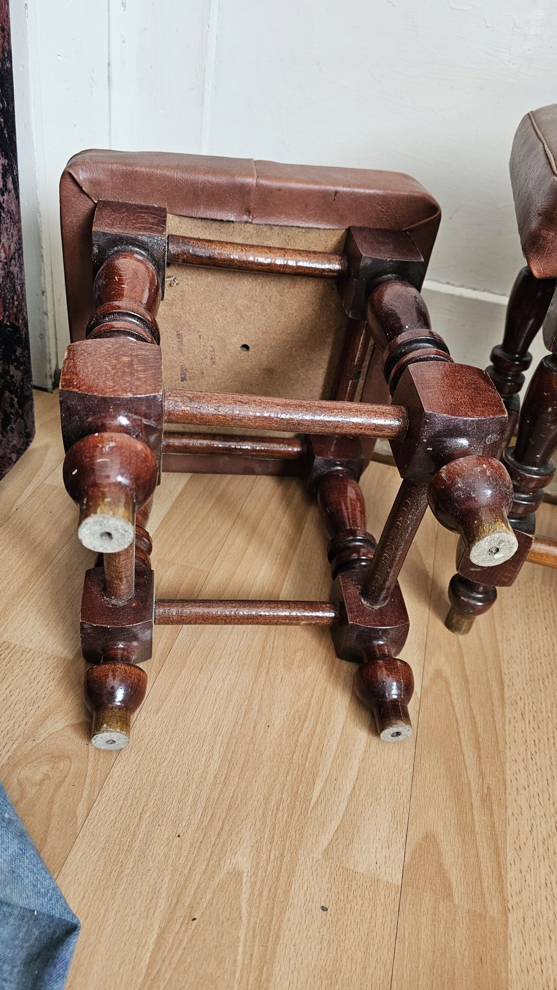 Taboret drewniany