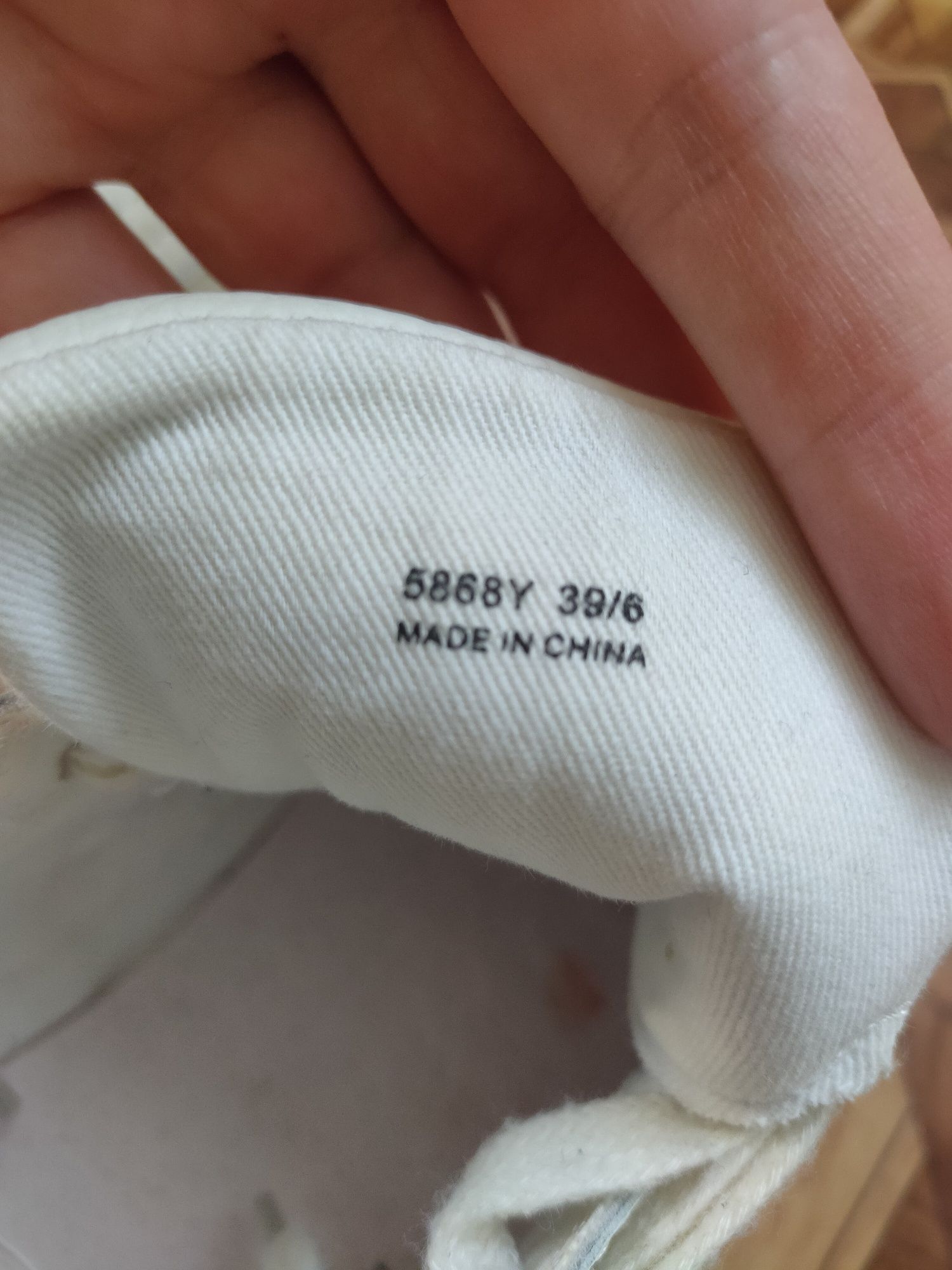 Шкіряні кросівки reserved 39рр 25.5см