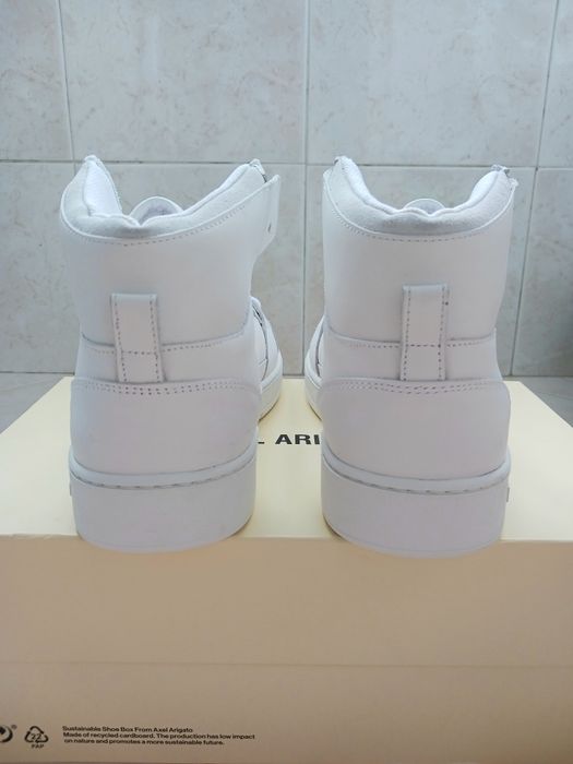 Botas Novas Axel Arigato