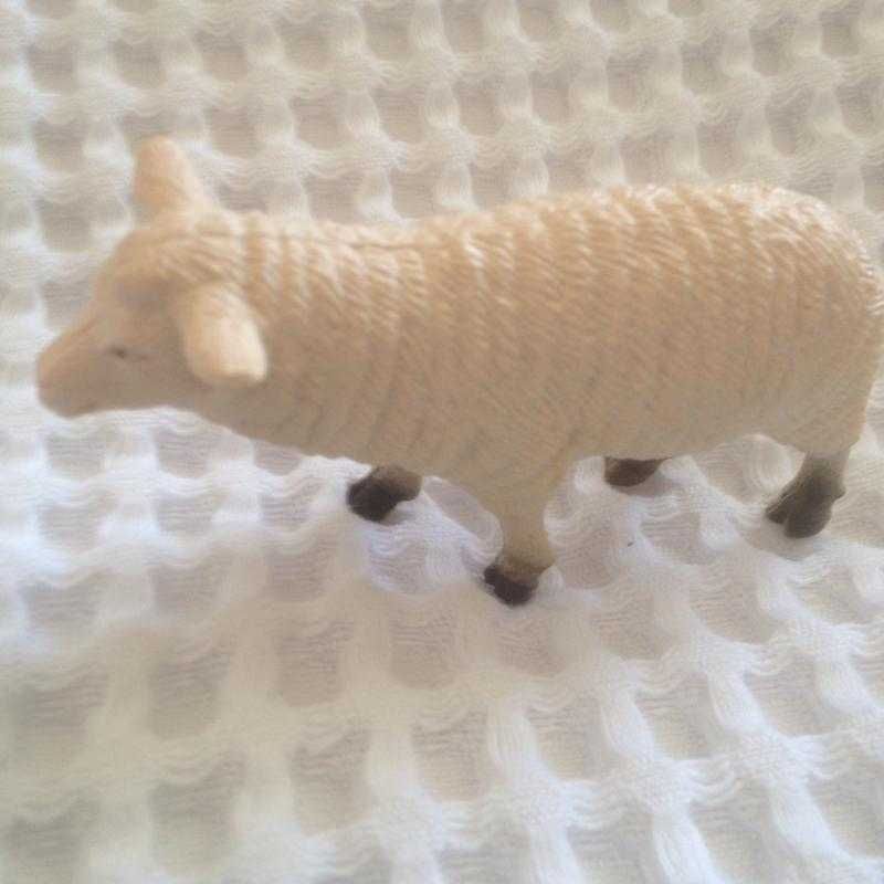 Фігурка ігрова вівця schleich