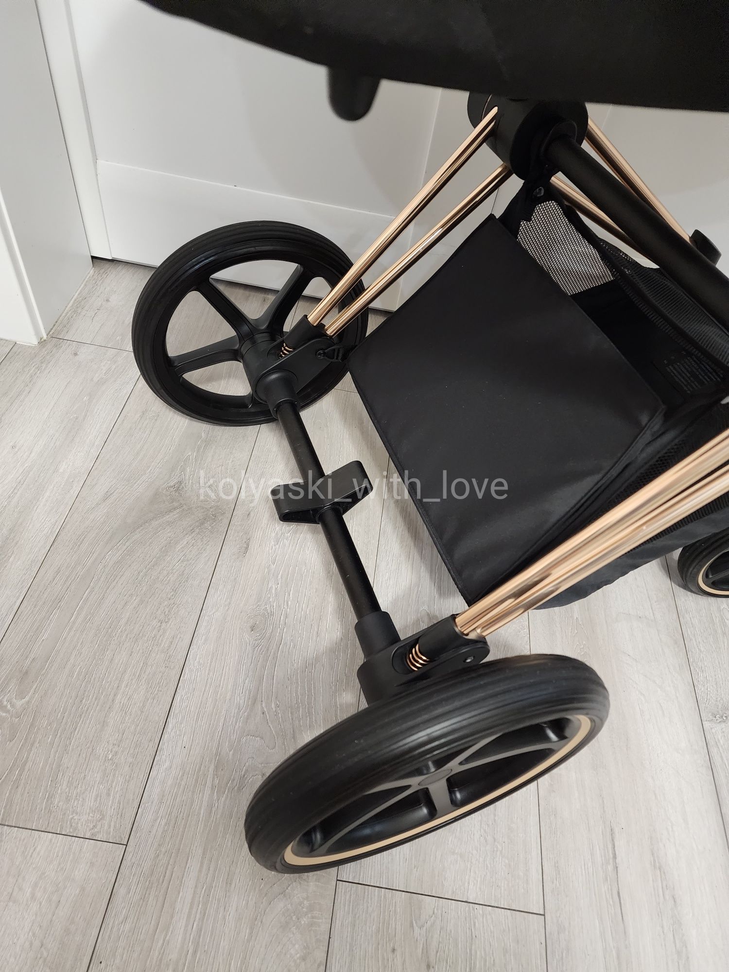 Люлька+шасі Cybex Priam 4.0 peach pink rose gold візочок Сайбекс Пріам
